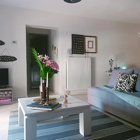 Efi's House 아파트 *