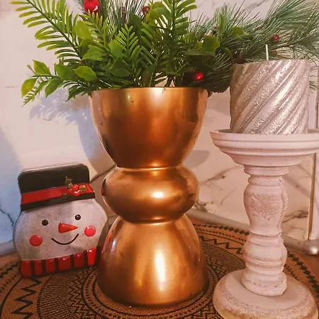 Efi's House アパート